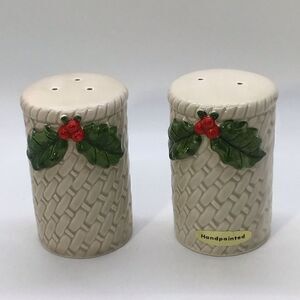 Otagiri Holly Berry Salt andd Pepper Shakers
